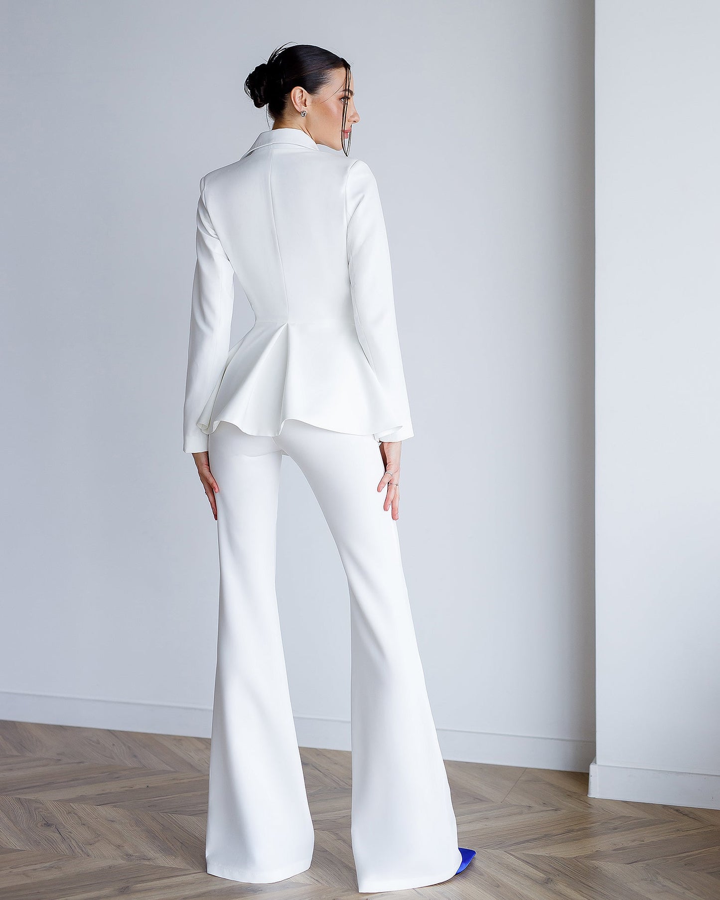 White Single-Breasted Suit 2-Piece
