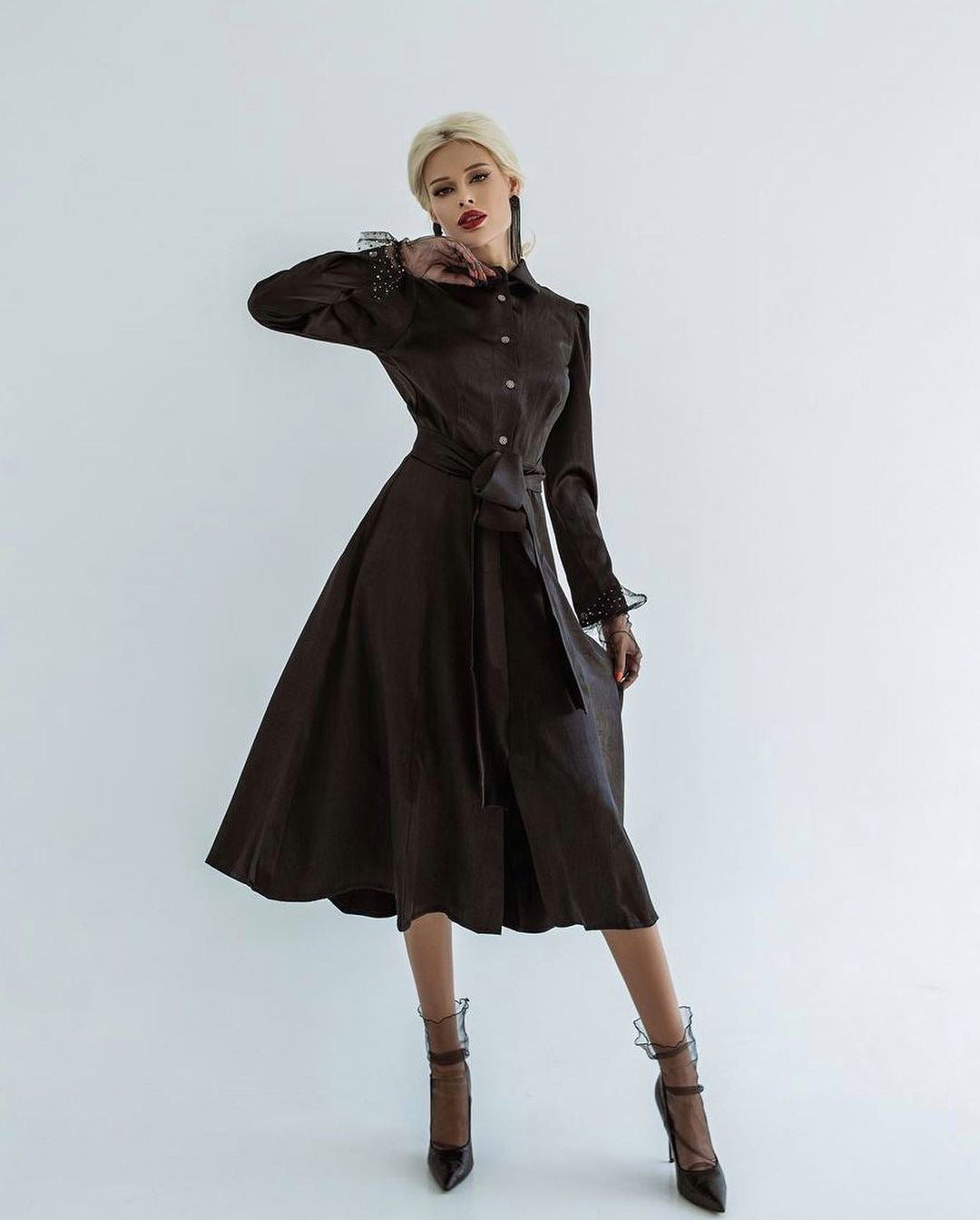 trinarosh Black Elegant Midi Dress