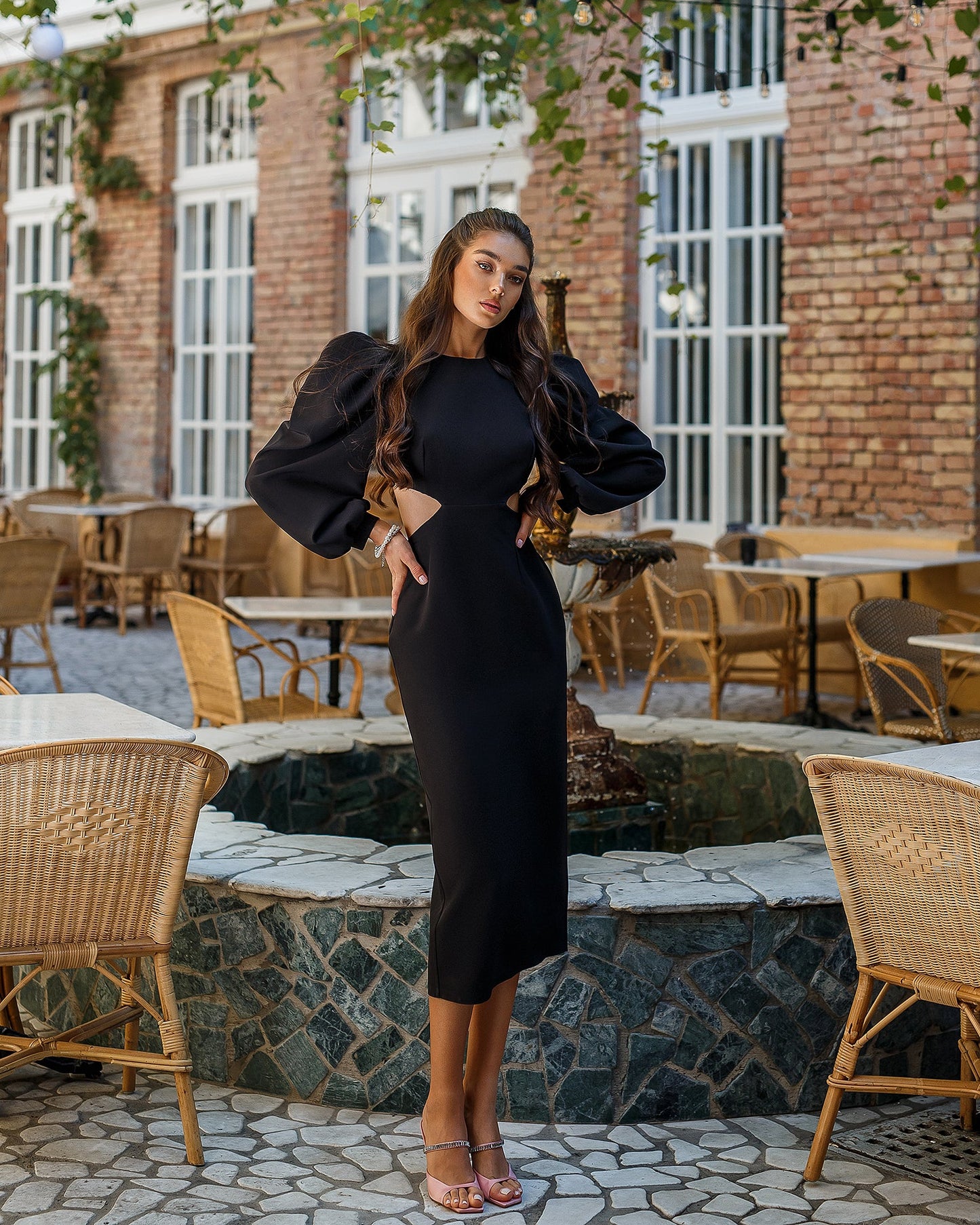 trinarosh Black Backless Cut-Out Puff-Sleeve Midi Dress