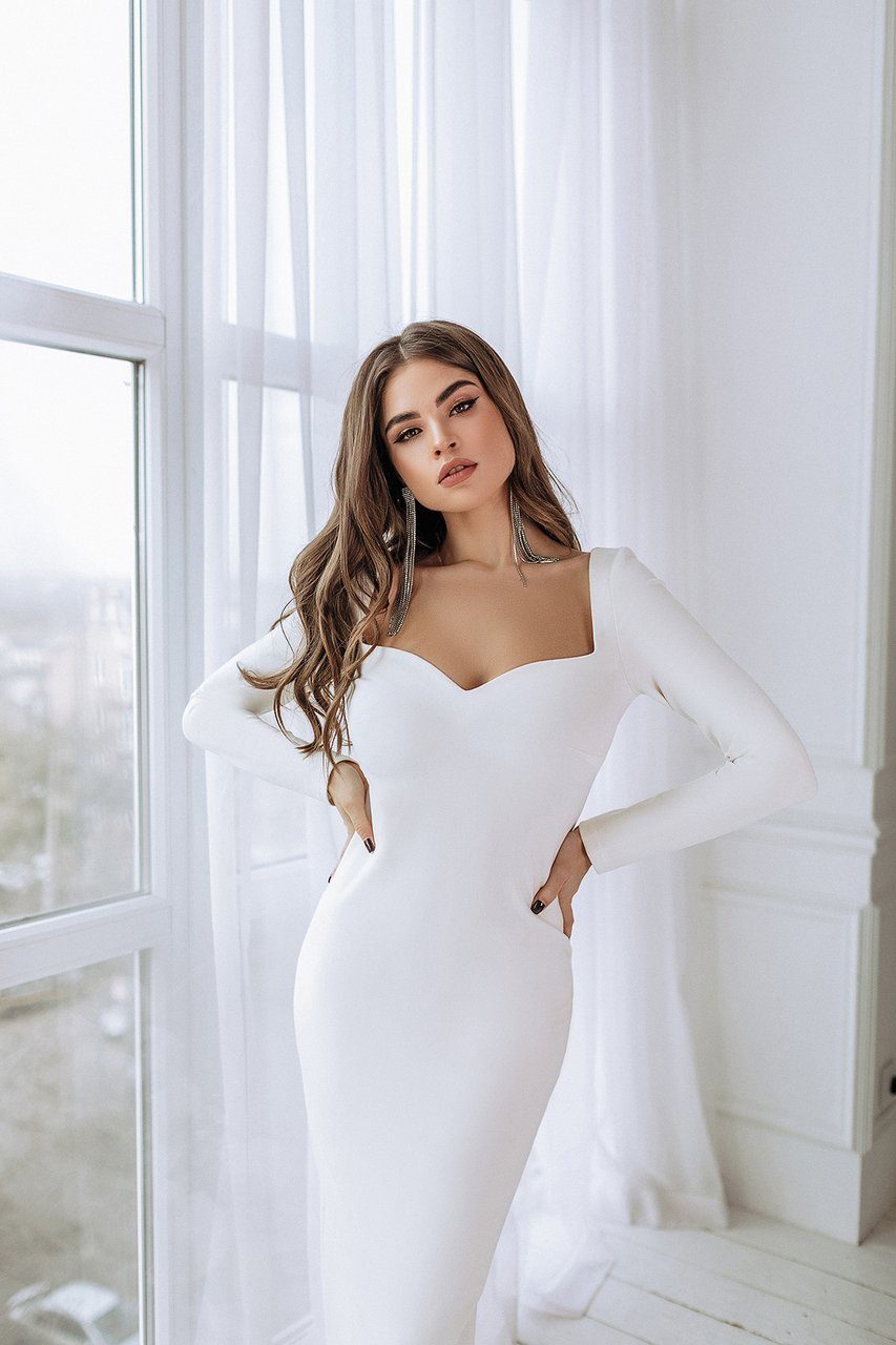 trinarosh Alexa Queen Anne Neckline Midi Dress