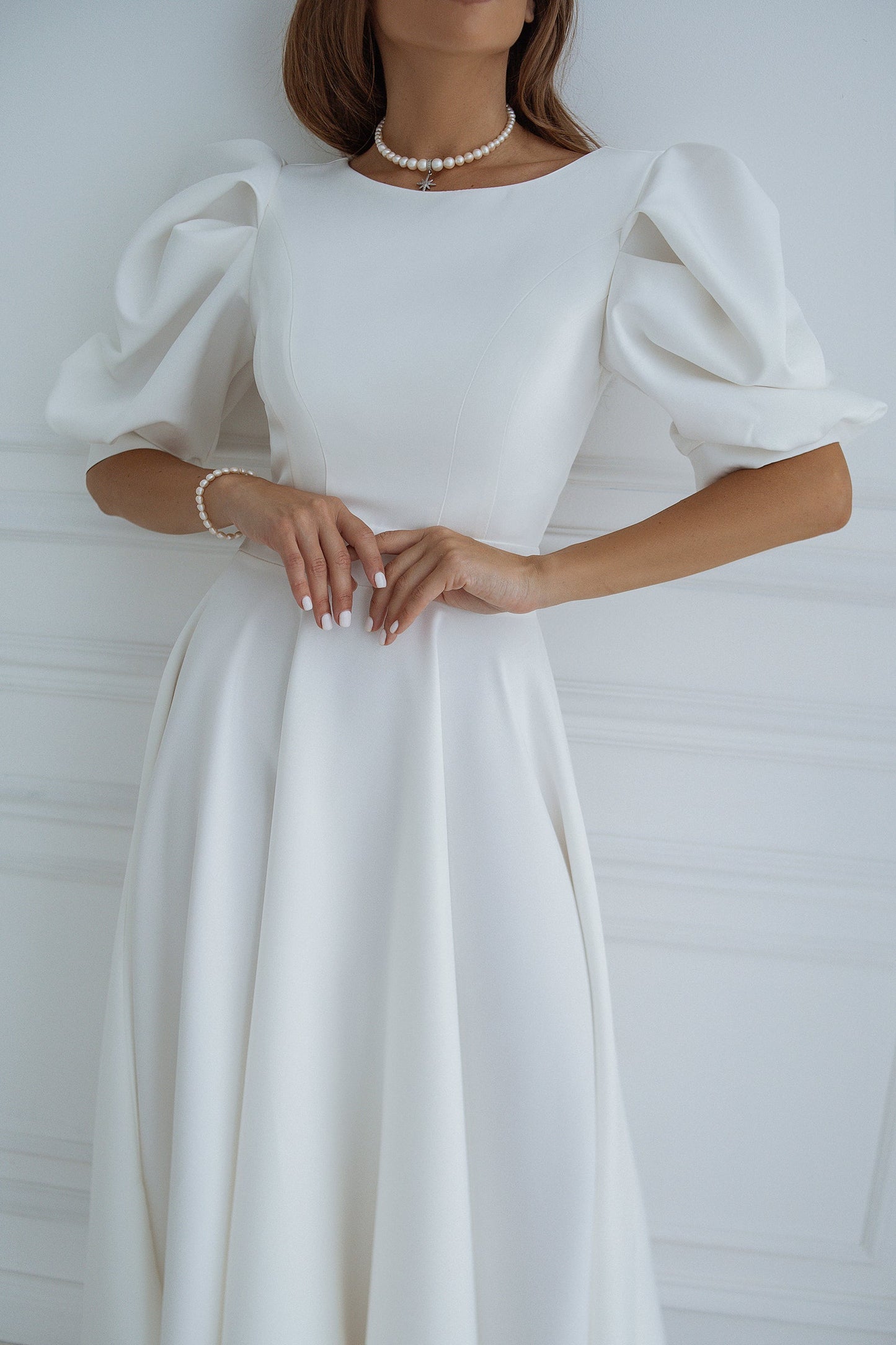 trinarosh White Backless Puff-Sleeve Midi Dress