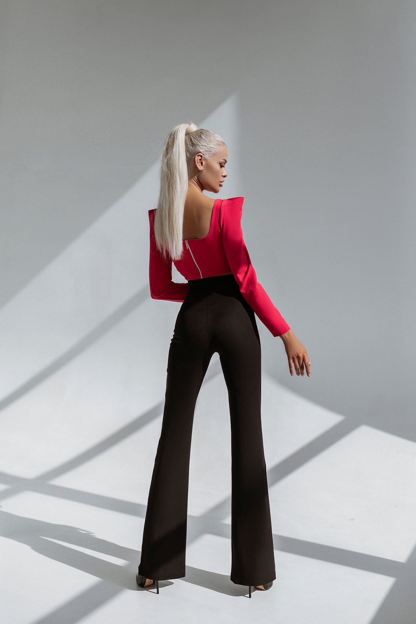 trinarosh Crimson Square Neck Long Sleeve Crop Top