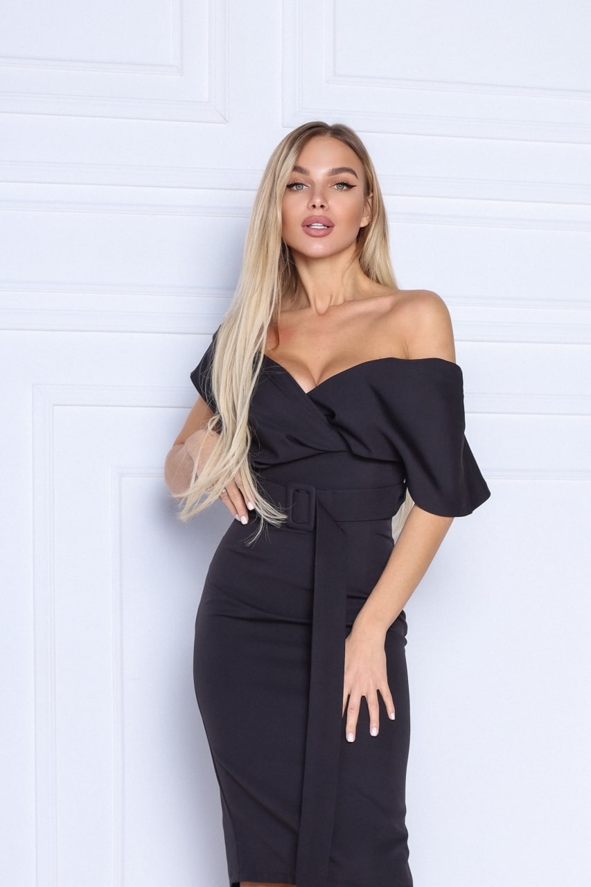 trinarosh Black Off-the-shoulder Mini Dress
