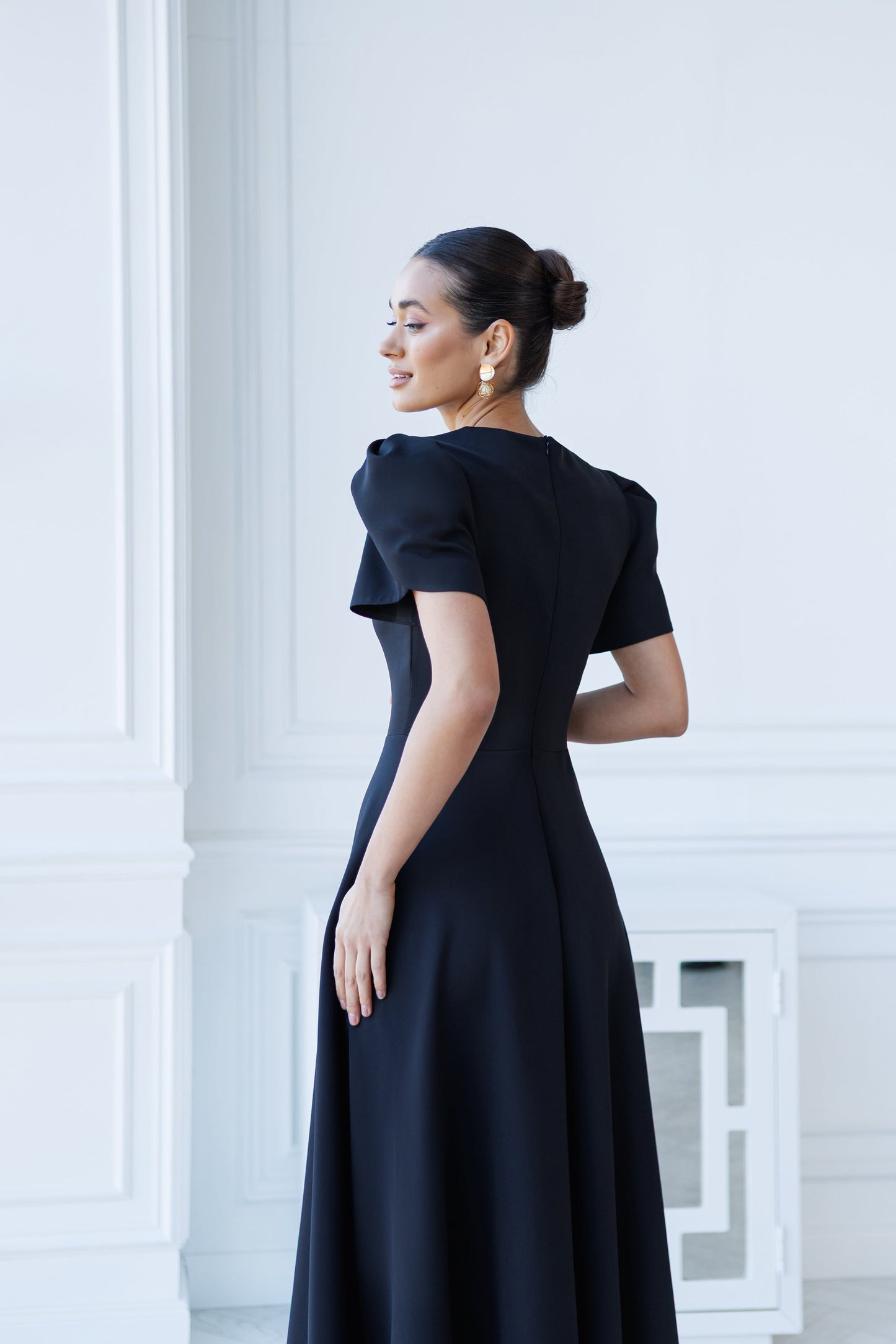 Alexa Black Round Neck Puff-Sleeve Midi Dress