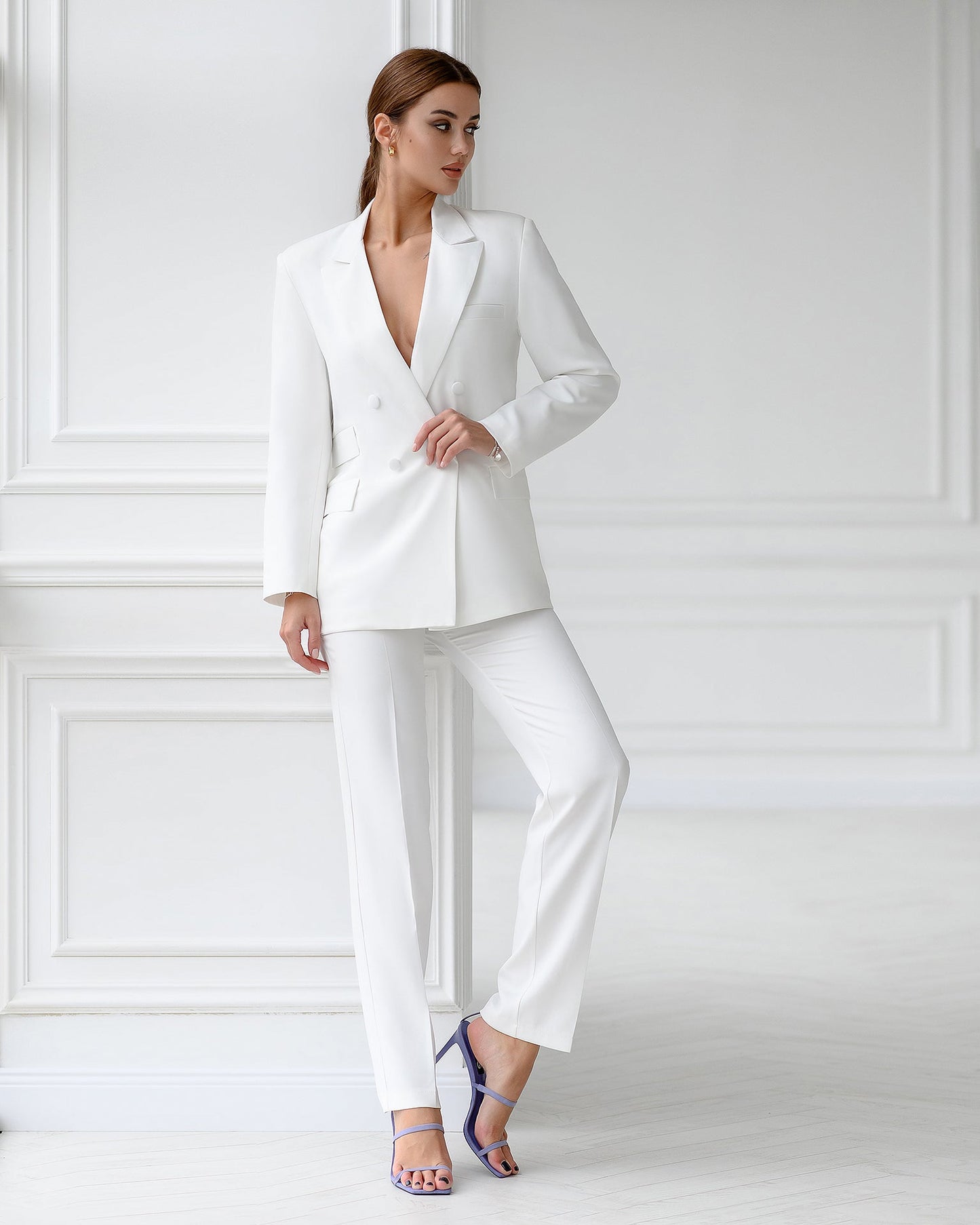 White Double-Breasted Suit 2-Piece
