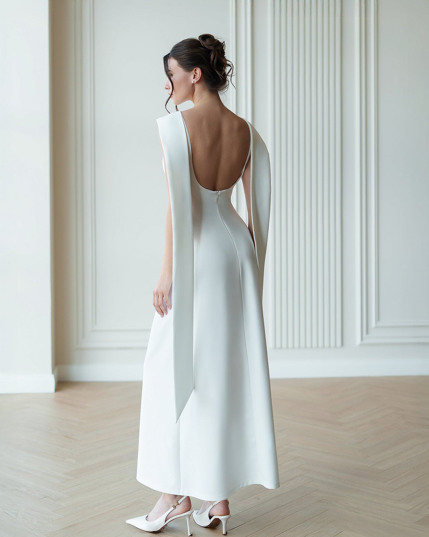 White Boat-Neck Sleeveless Open-Back Maxi Dress