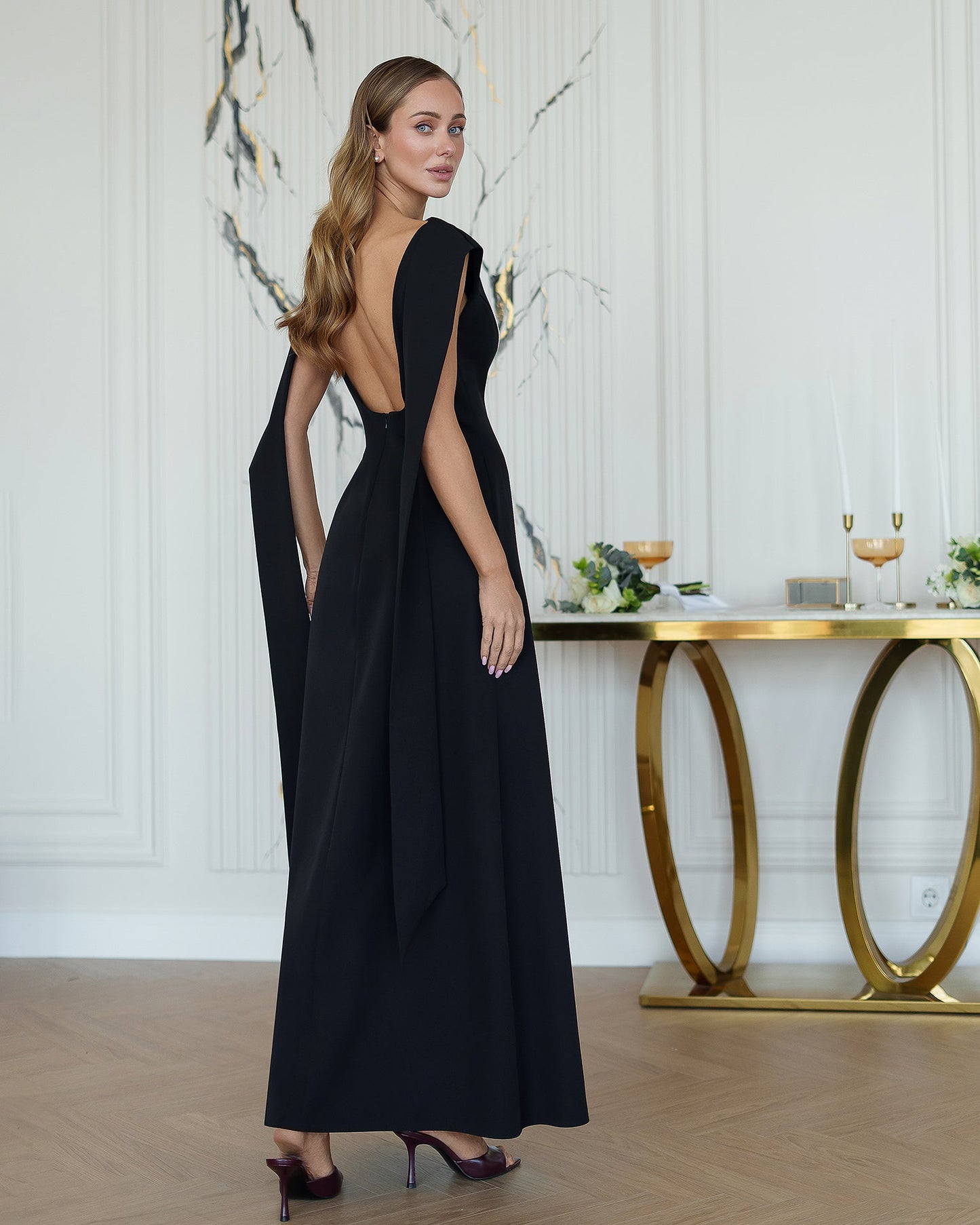 Black Boat-Neck Sleeveless Open-Back Maxi Dress
