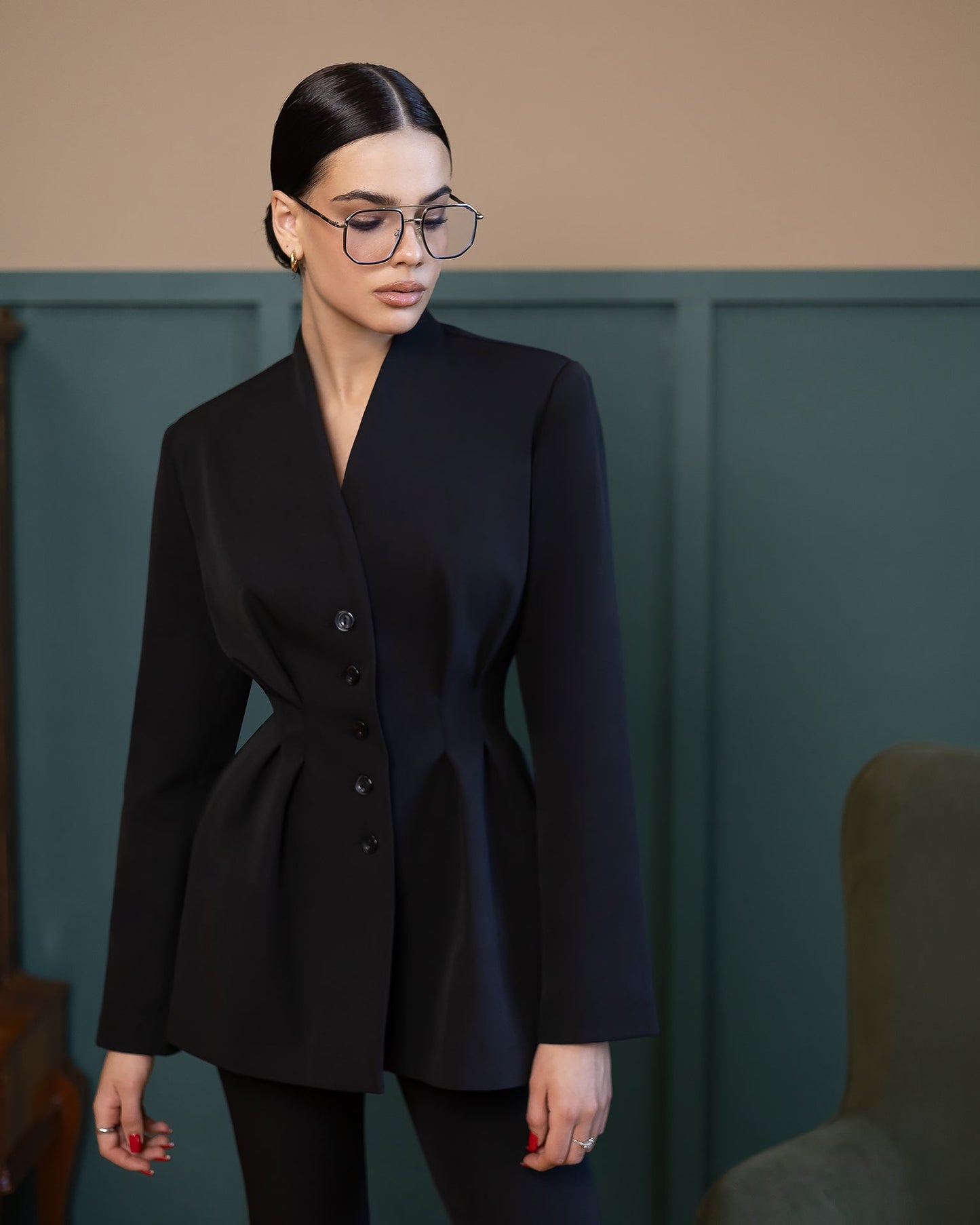 Serena Black Single-Breasted Sculpted-Waist Suit 2-Piece