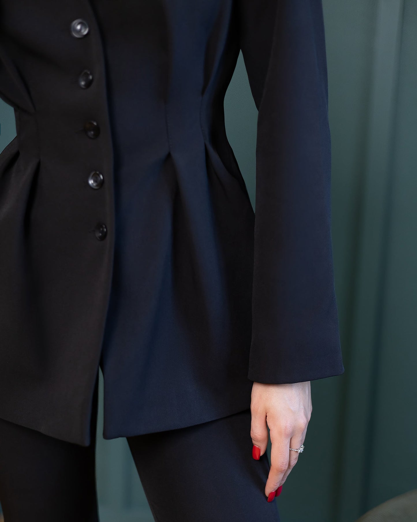 Serena Black Single-Breasted Sculpted-Waist Suit 2-Piece