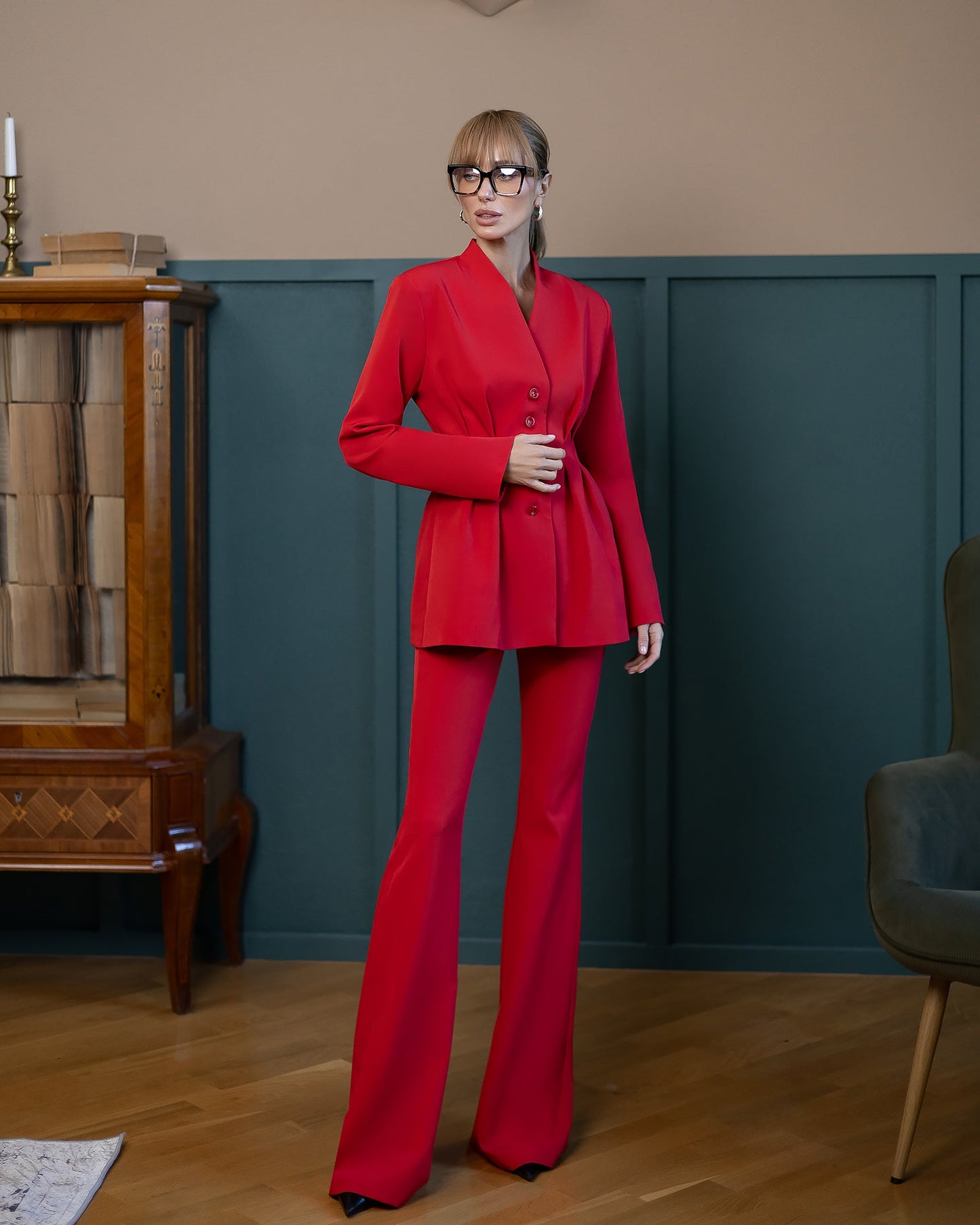 Serena Red Single-Breasted Sculpted-Waist Suit 2-Piece