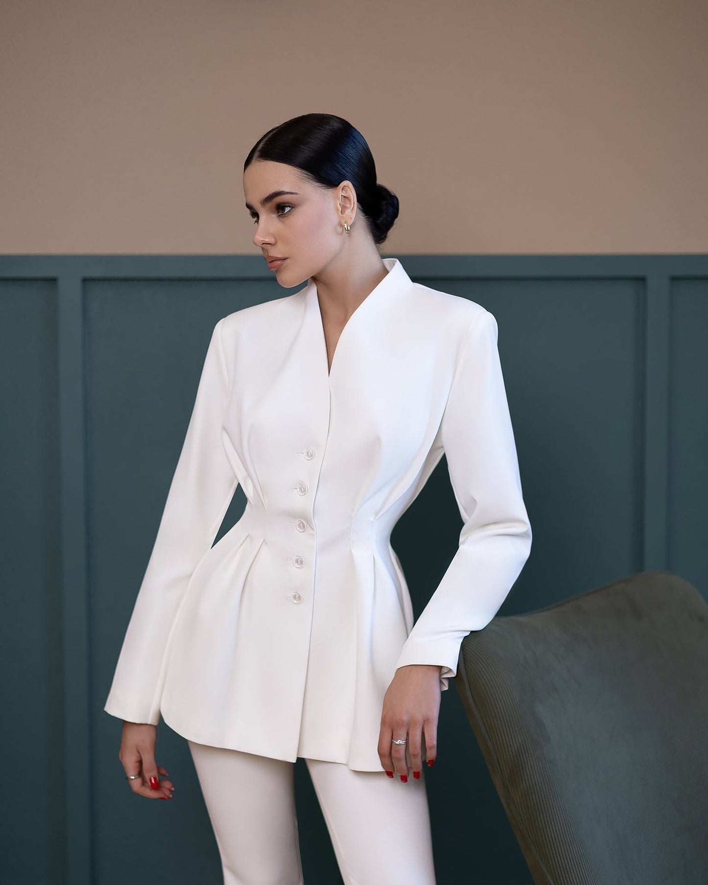 Serena White Single-Breasted Sculpted-Waist Suit 2-Piece