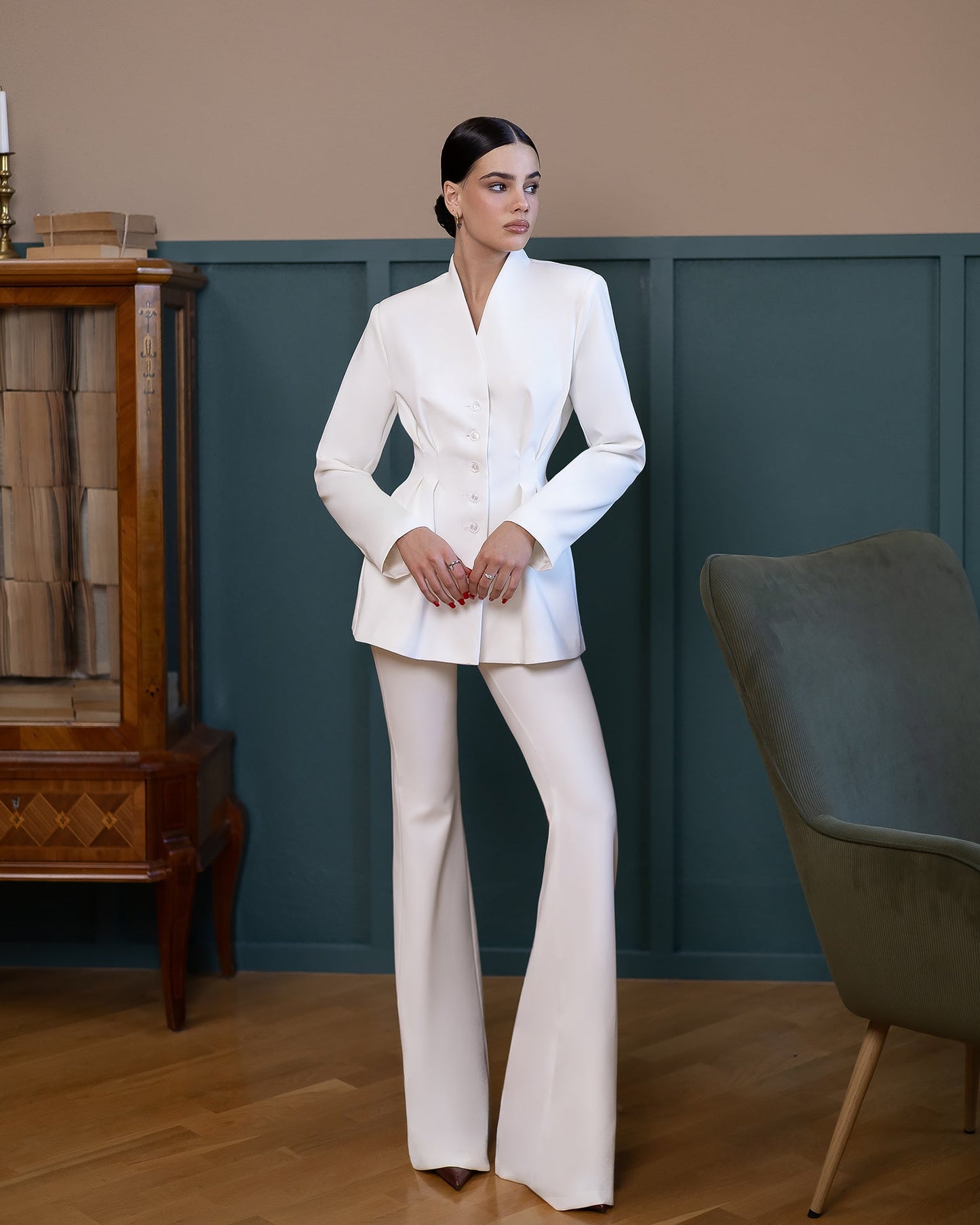 Serena White Single-Breasted Sculpted-Waist Suit 2-Piece