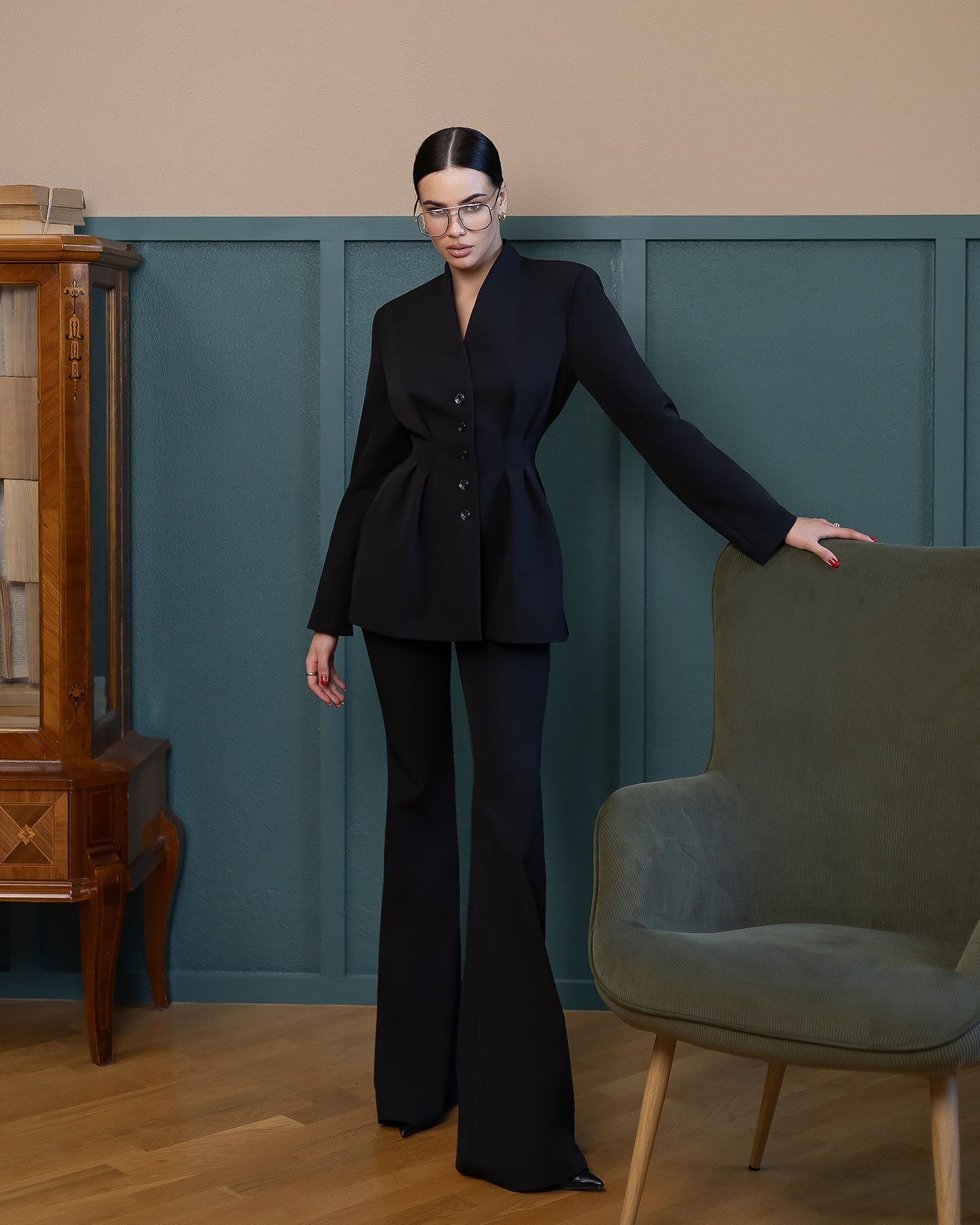 Serena Black Single-Breasted Sculpted-Waist Suit 2-Piece