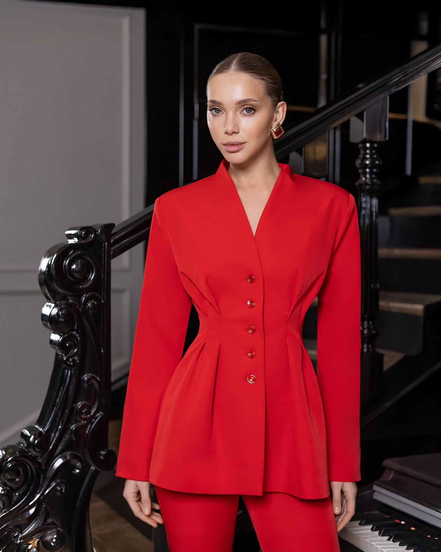 Serena Red Single-Breasted Sculpted-Waist Suit 2-Piece