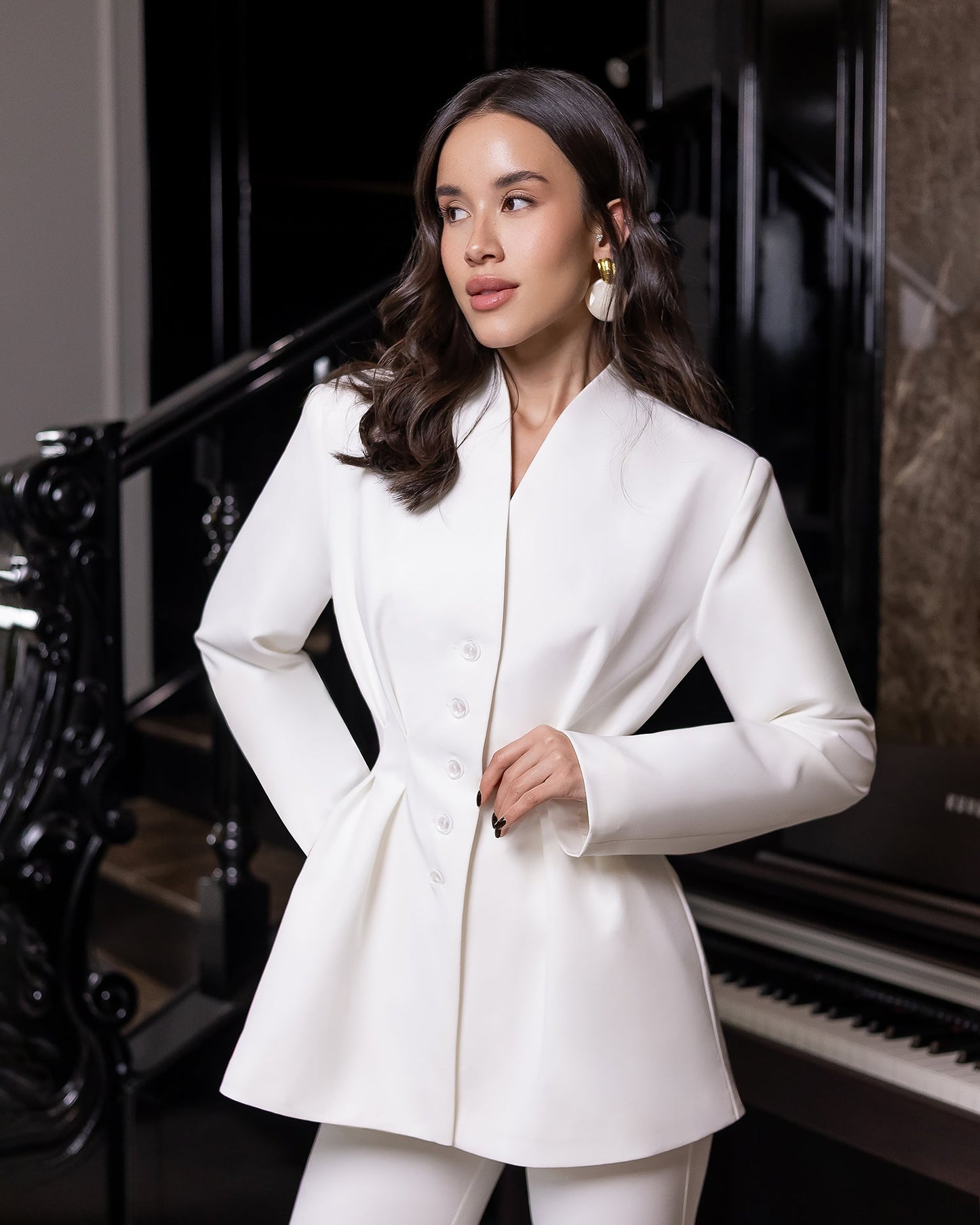 Serena White Single-Breasted Sculpted-Waist Suit 2-Piece