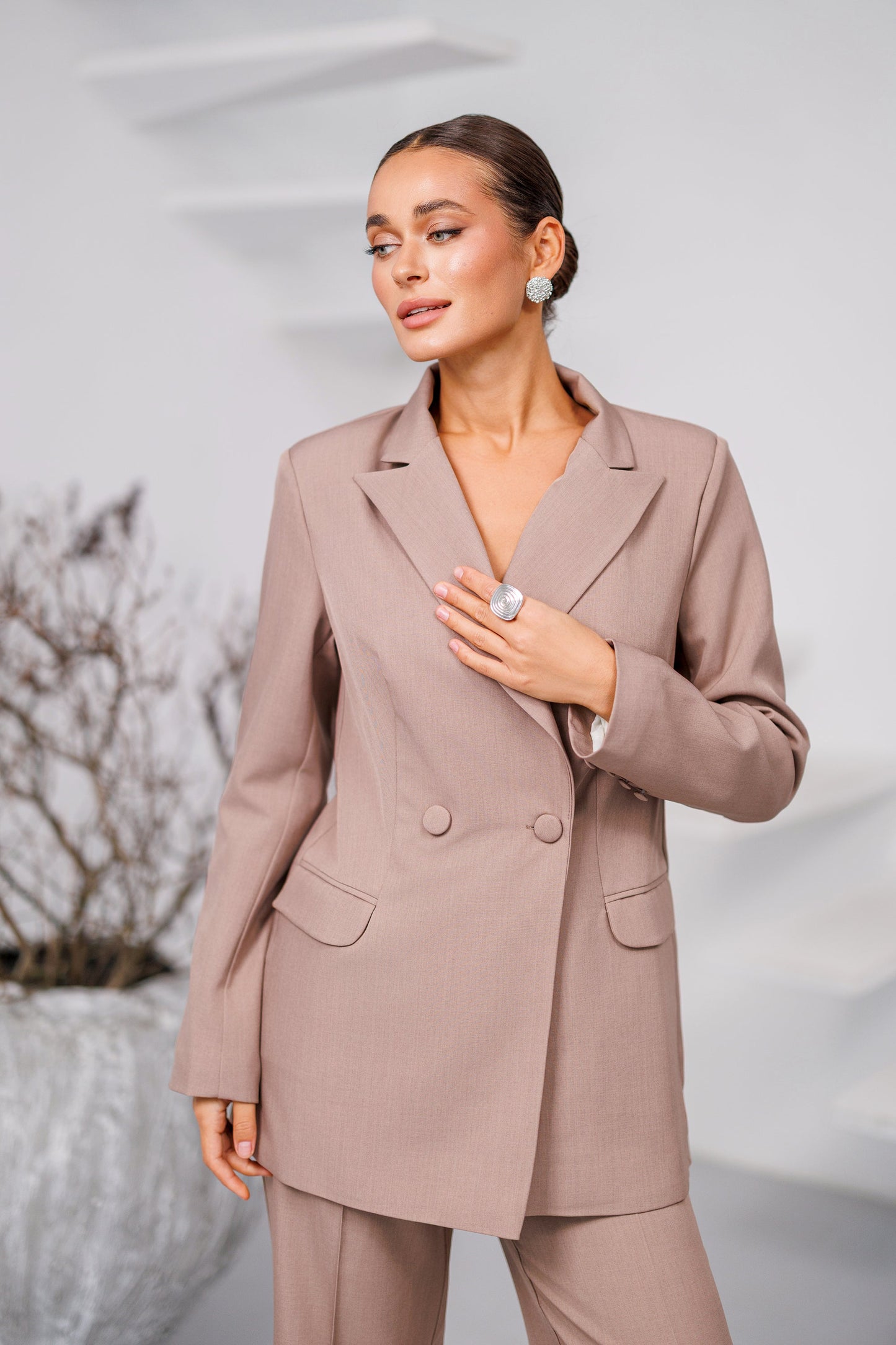 Avira Mocco Double-Breasted Suit 2-Piece