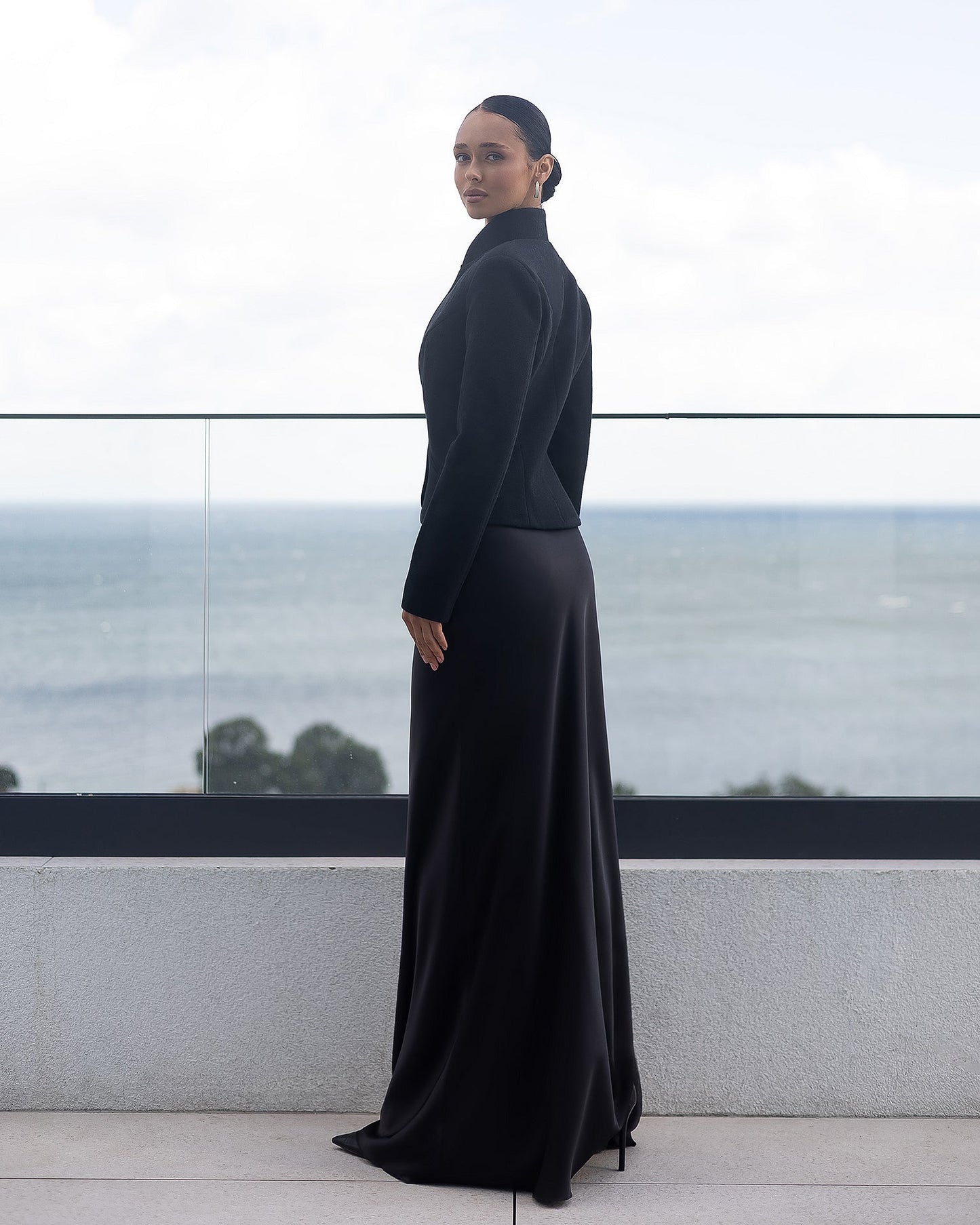 Julia Black Collarless Single-Breasted Blazer