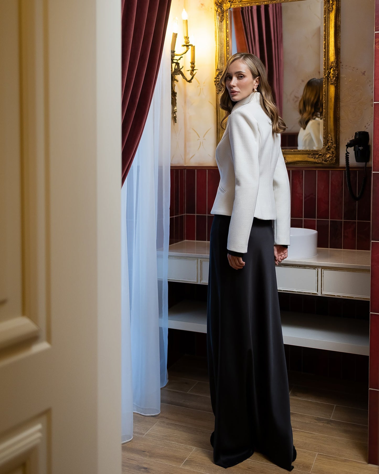 Julia White Collarless Single-Breasted Blazer