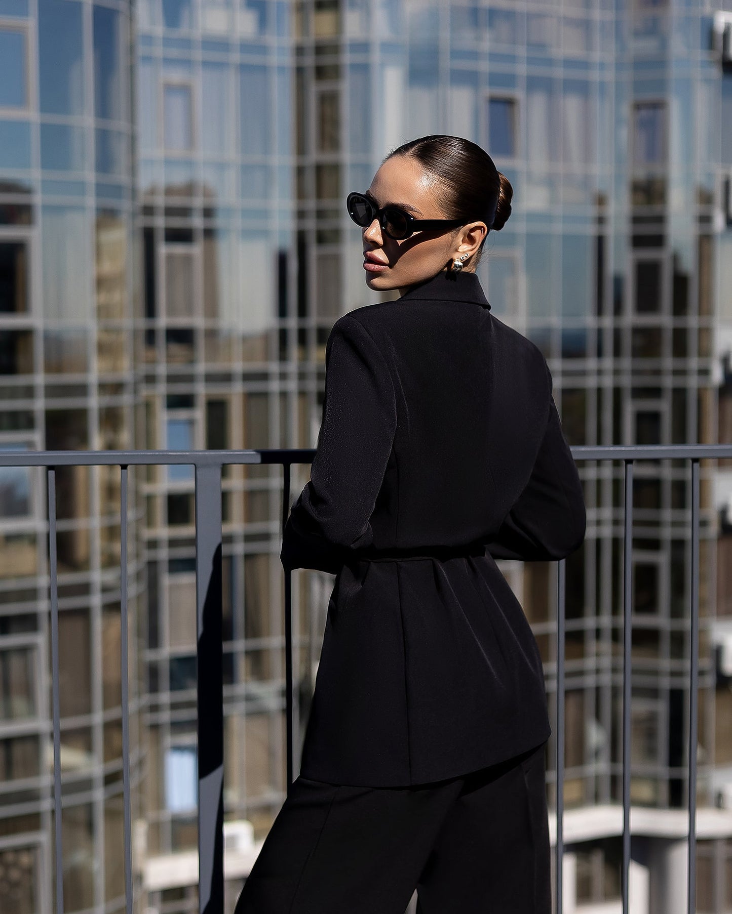 Inès Black Single-Breasted Suit 2-Piece