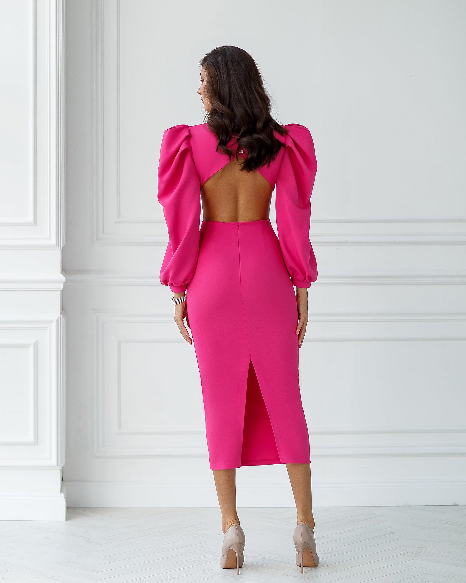 trinarosh Crimson Backless Cut-Out Puff-Sleeve Midi Dress