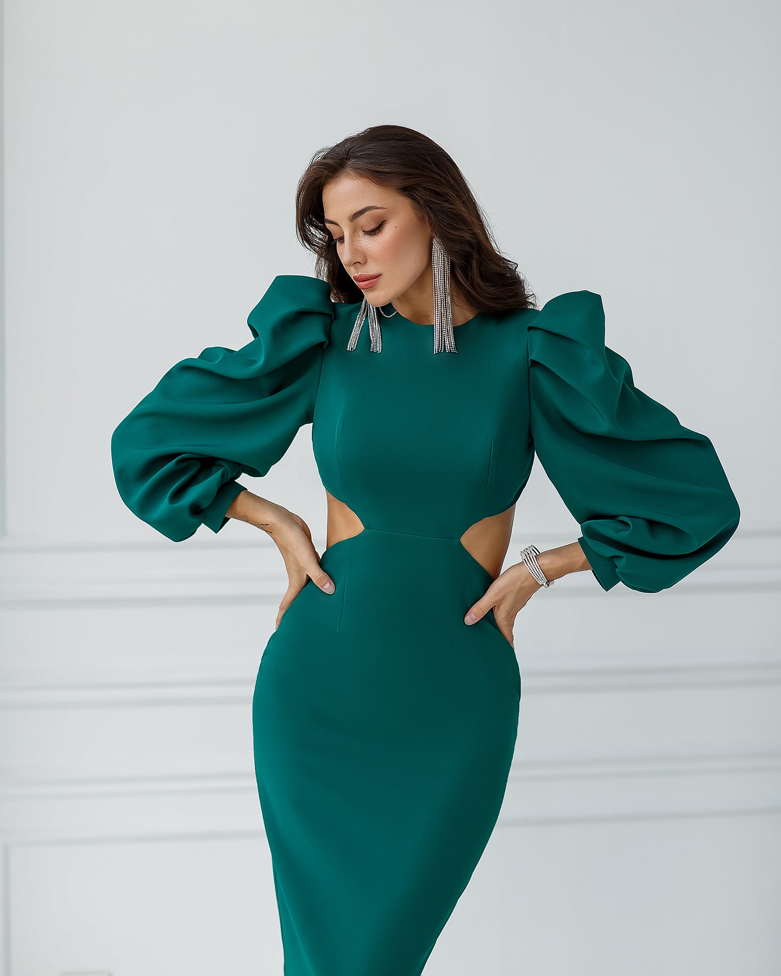 trinarosh Green Backless Cut-Out Puff-Sleeve Midi Dress
