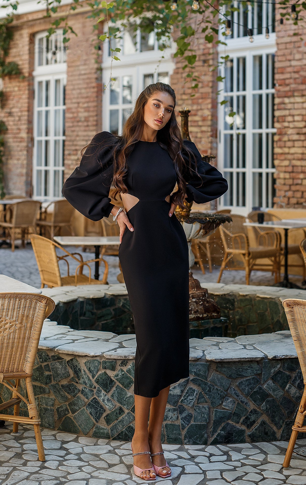 trinarosh Black Backless Cut-Out Puff-Sleeve Midi Dress