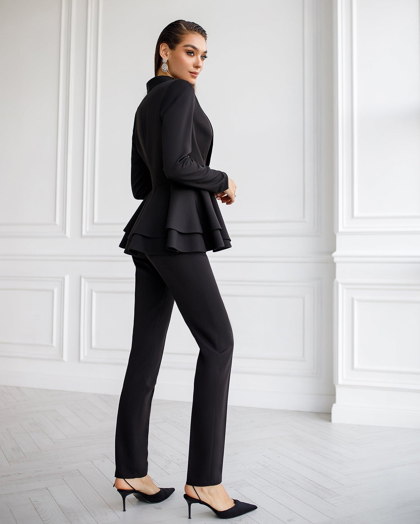 trinarosh Black Trouser 2-Piece Suit With Basque