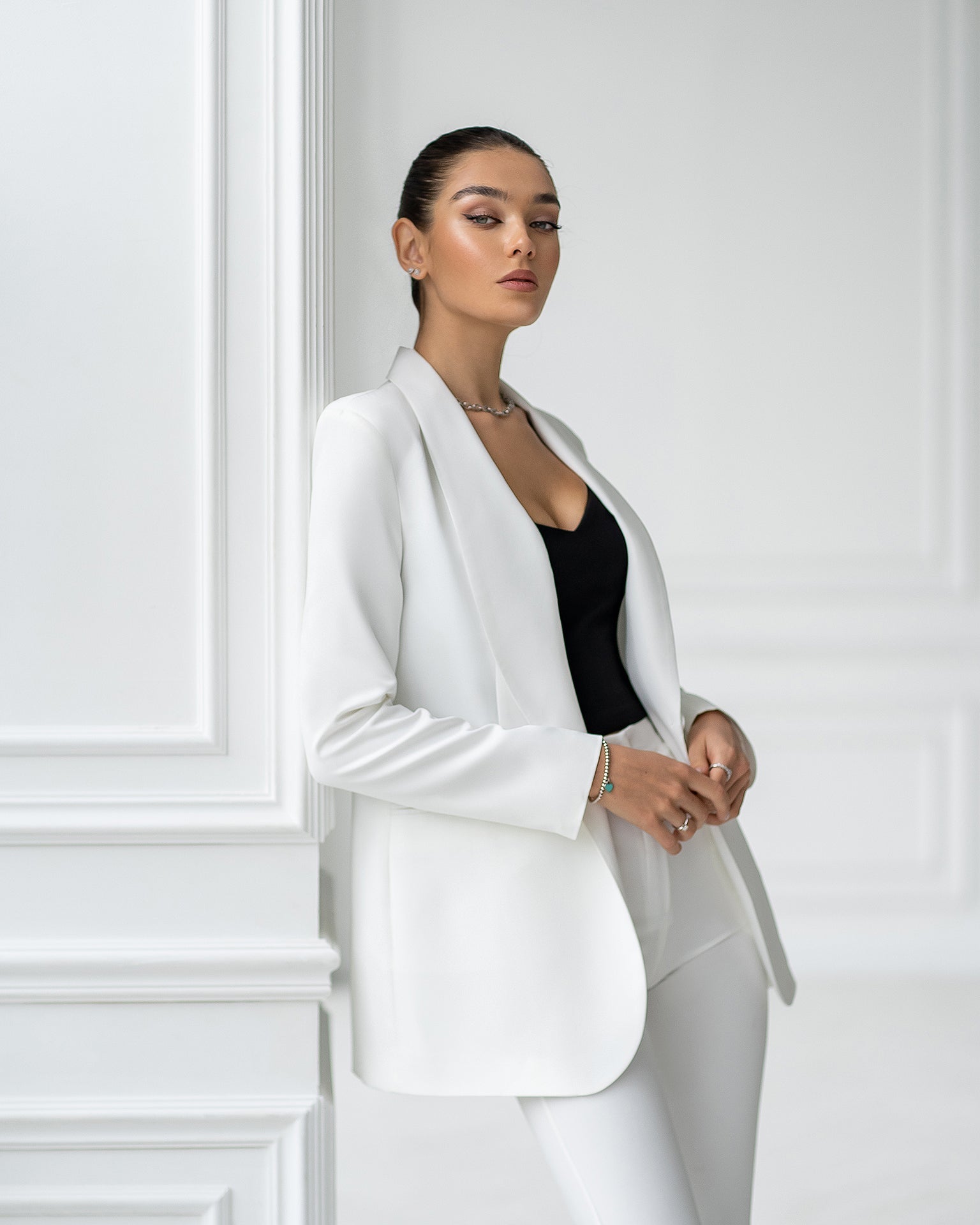 trinarosh White Single-Breasted Suit 2-Piece