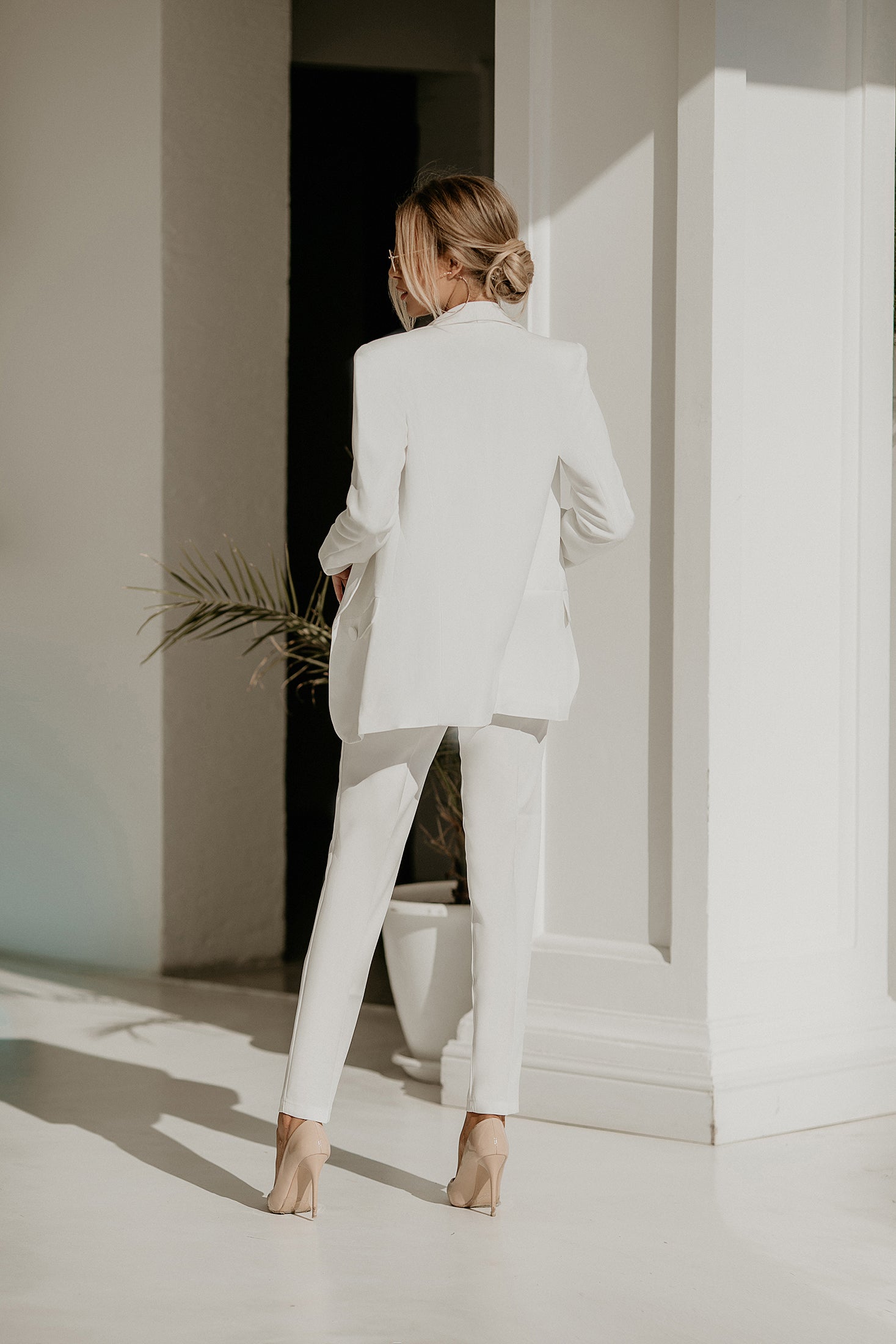 trinarosh Casual White Shawl Lapels 2-Piece Suit