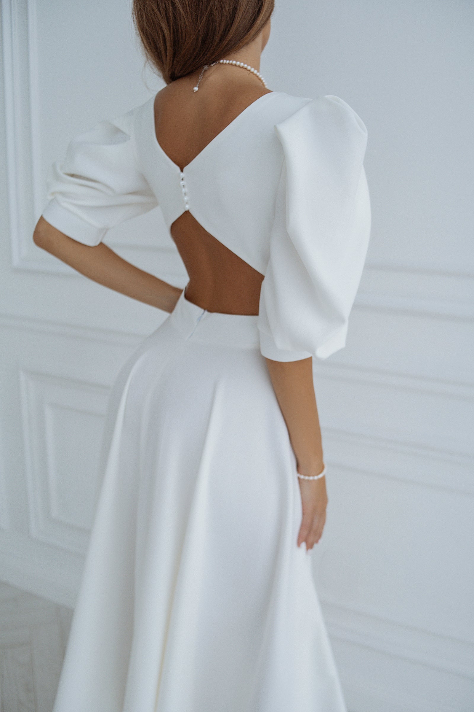 trinarosh White Backless Puff-Sleeve Midi Dress