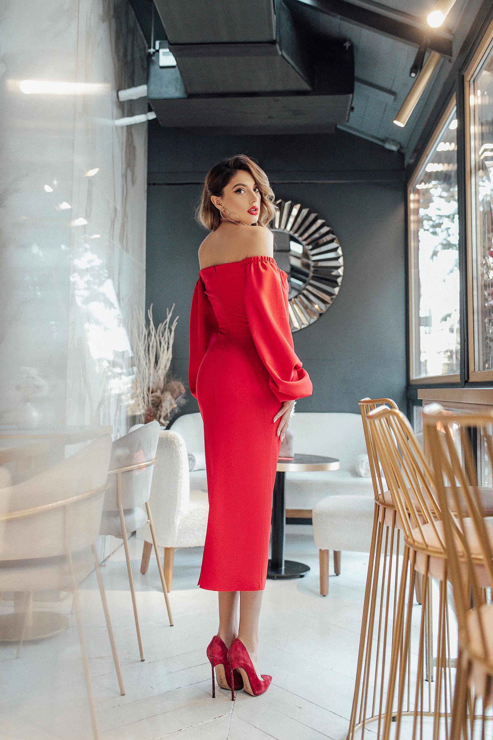 trinarosh Red Puff-Sleeve Midi Dress