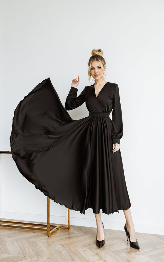 trinarosh Black Silk Long Sleeve Maxi Dress