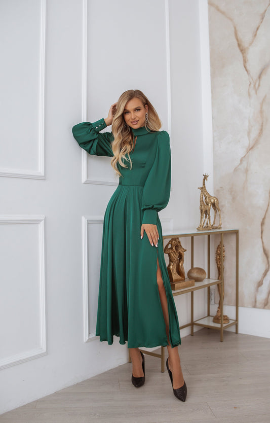 Emerald Silk Maxi kleita ar garām piedurknēm